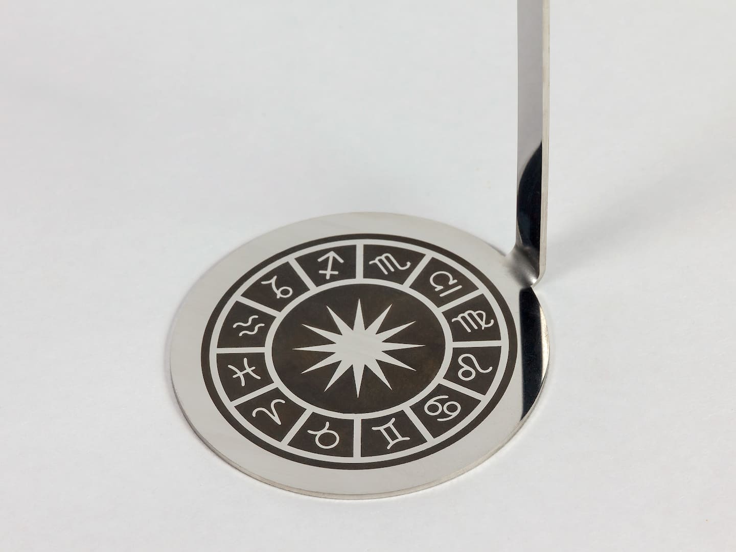 Настольный биокамин Lux Fire Зодиак "Стрелец" Чёрный по цене 15 000 руб.